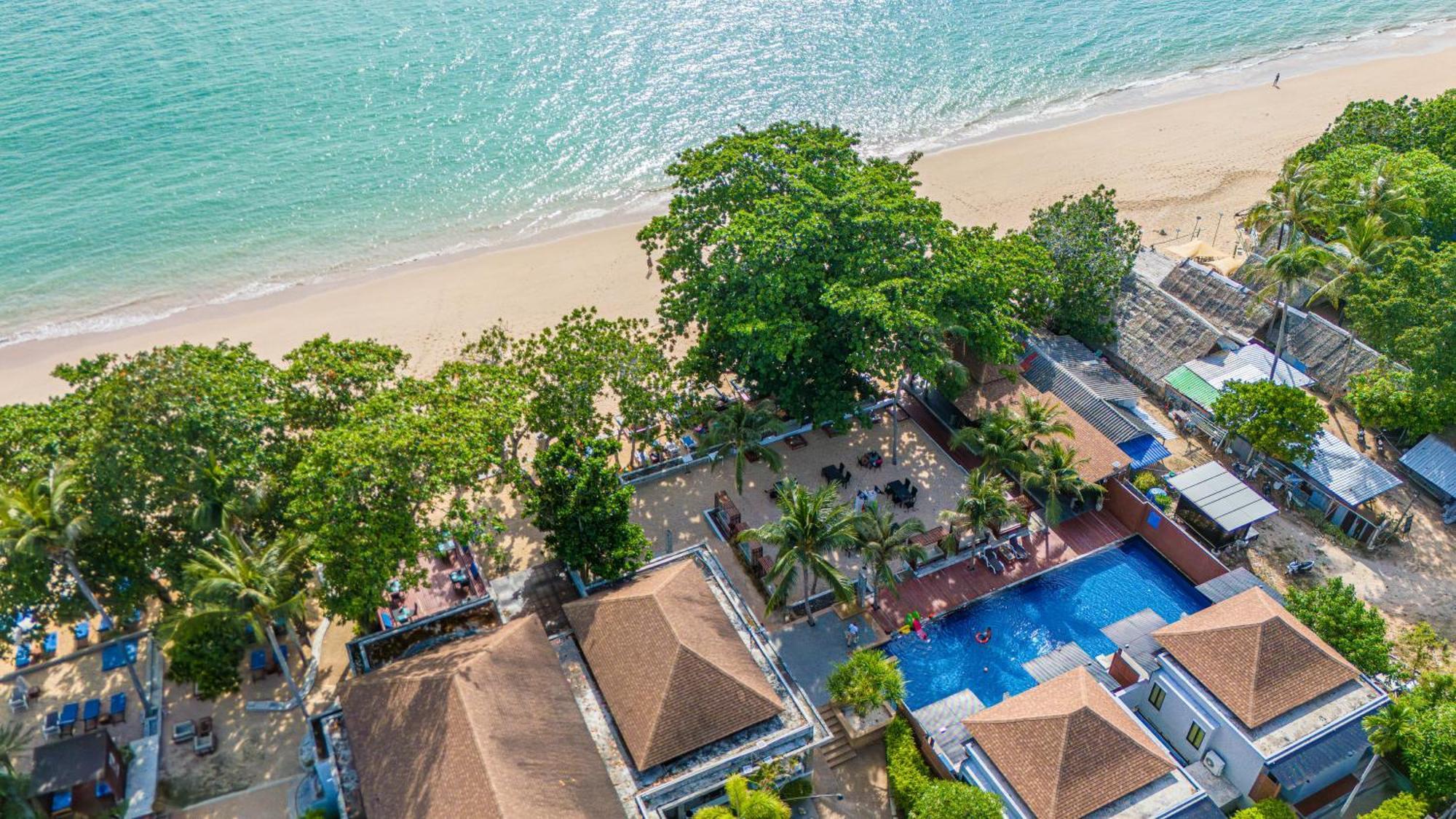 Staying In Saladan: 2 Family-Friendly Hotels Compared