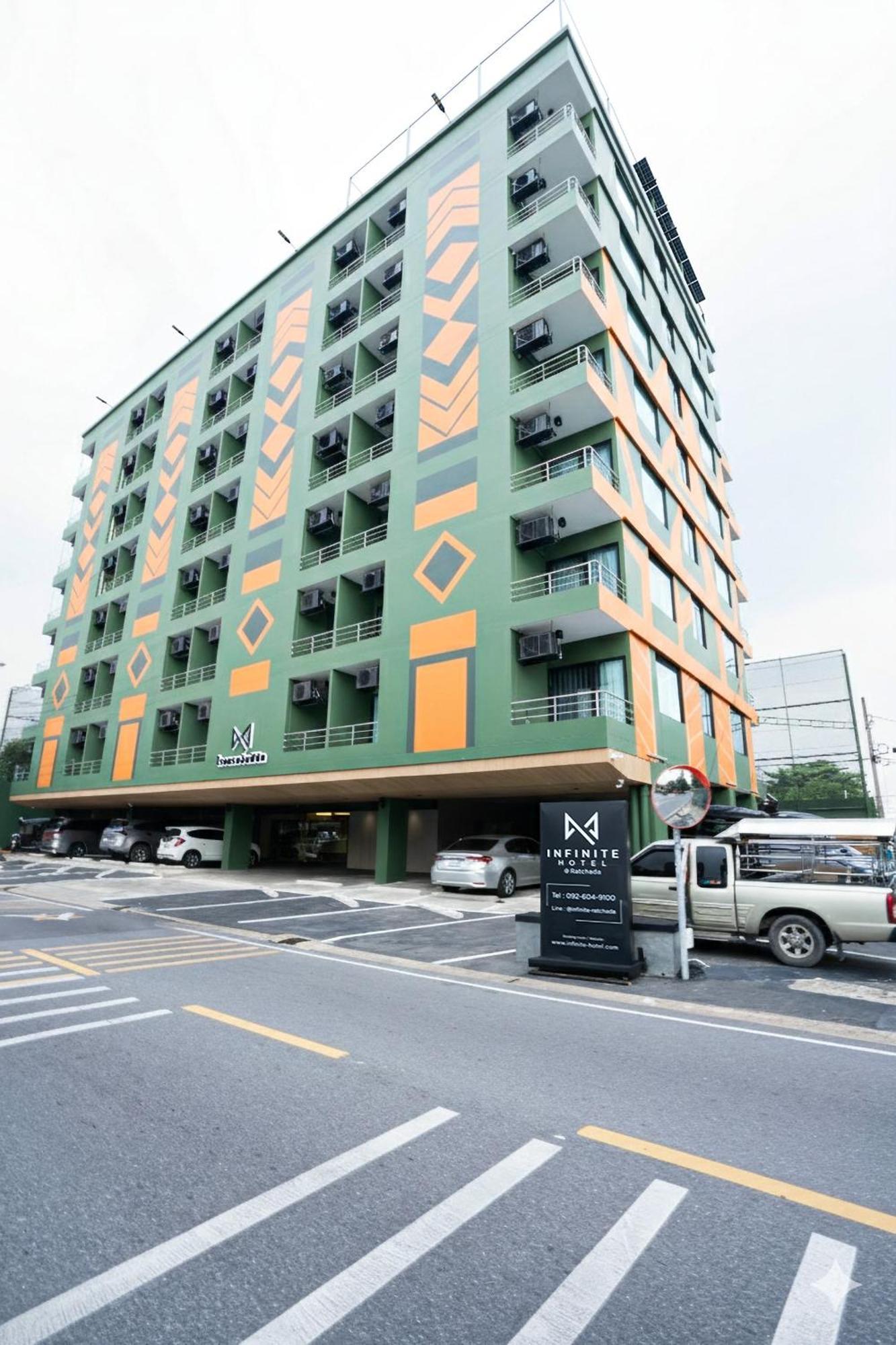 Staying In Din Daeng: 4 Budget Hotels Compared