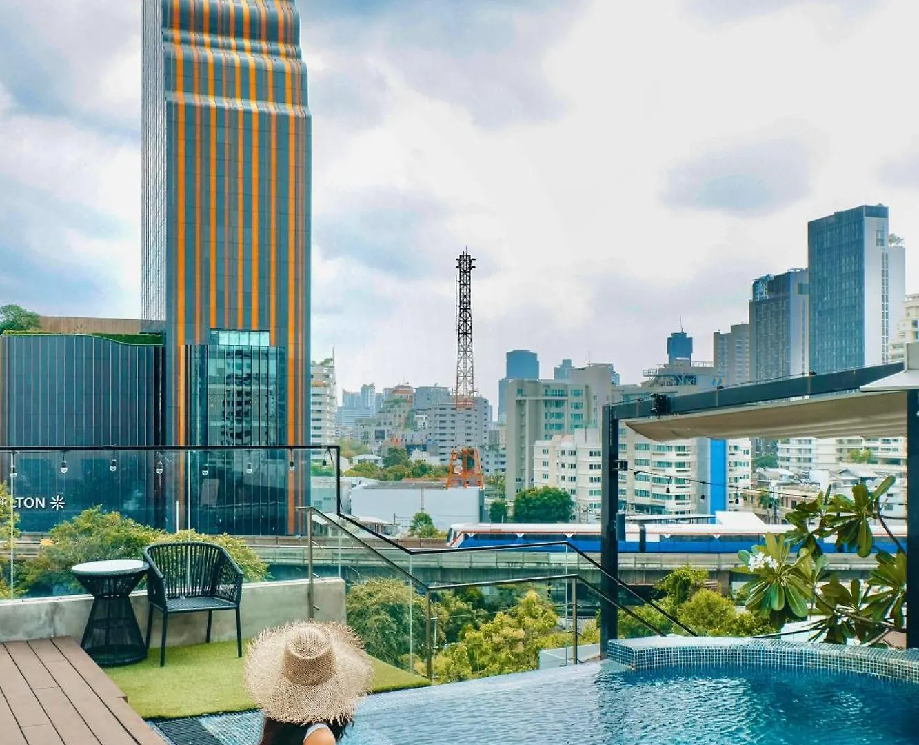 4 Luxury Hotels in Sukhumvit Bangkok That Stand Out