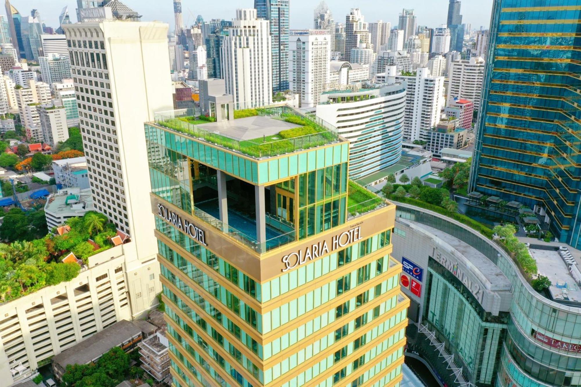 4 Luxury Hotels Near Siam Ocean World for Seamless Bangkok Access